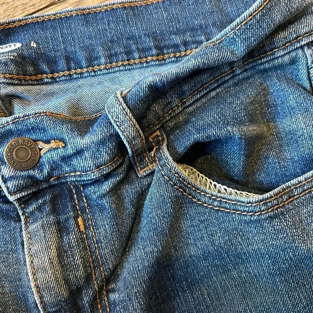 Old Navy denim Jean shorts fitted size 4